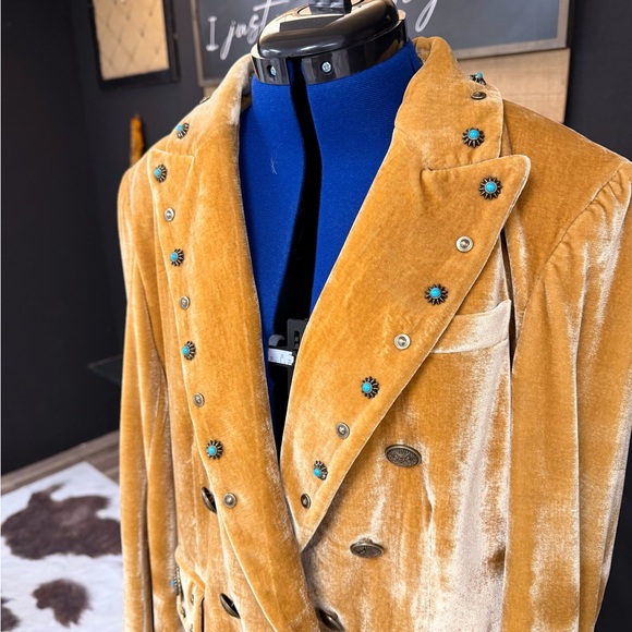 Custom Velvet Double Breasted Gold Blazer - Picture 3 of 10